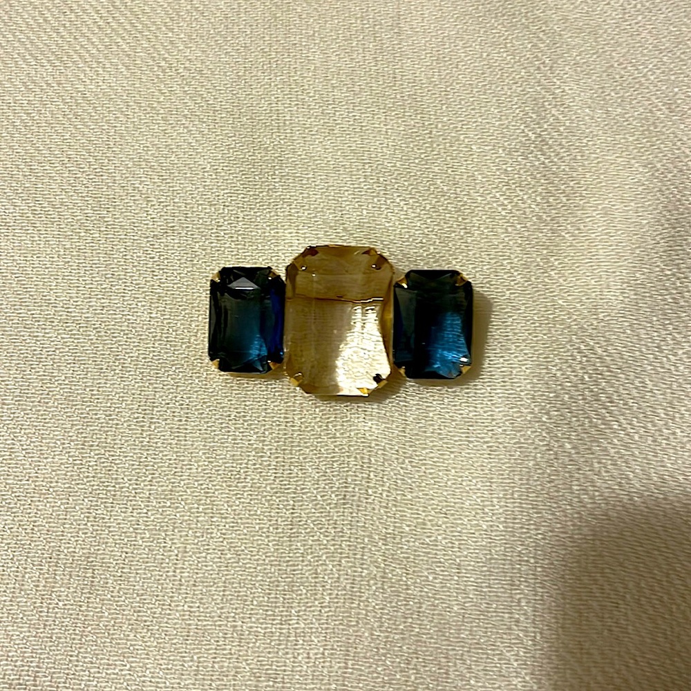 Avon vintage 3 glass stone bar pin brooch